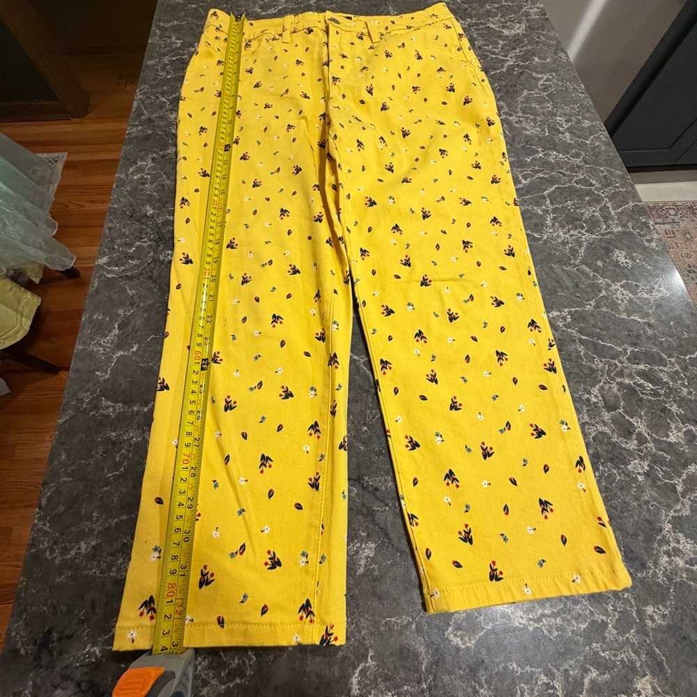 Charter Club Floret Denim Bristol Capri Pants - Picture 9 of 11